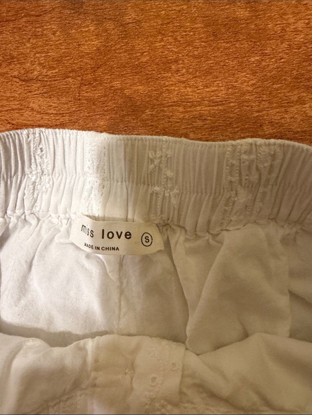 High-Waist White Button-Front Tiered Cotton Shorts - Picture 3 of 5